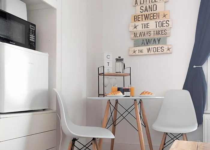 Hendon Street En-Suite Homestay Rooms Nr Beach & Walk To Cafes