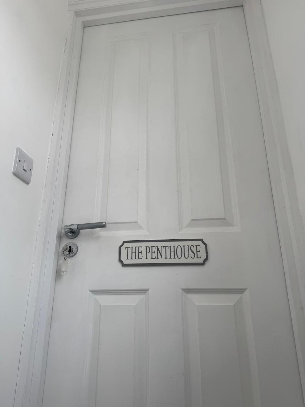 Hendon Street En-suite Nr & Walk To Cafes